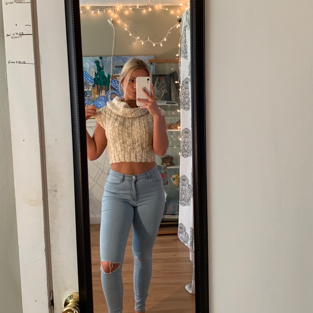 Cropped sweater
